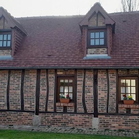 Le petit gîte de la Varenne Saint-Hellier Extérieur photo
